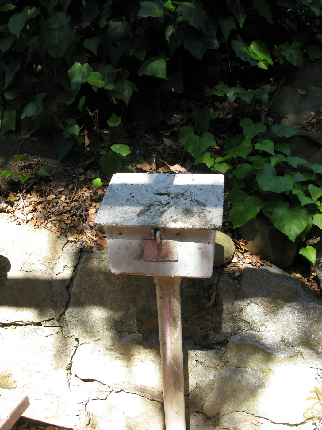 Pay box at the Guild House