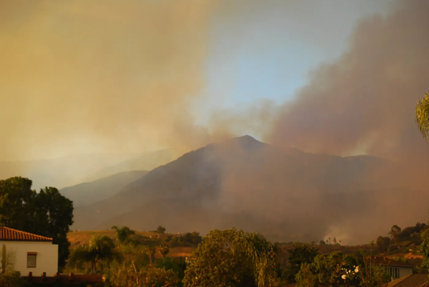 smoke from the Jesusita Fire, view from State Street near Alamar 