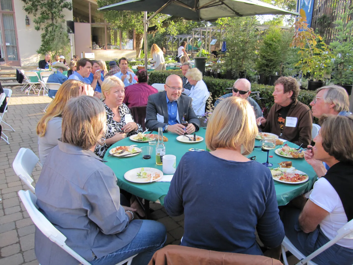 Steve and Pamme Windhager, round tables in the Courtyard, SBBG Members Picnic, 2011