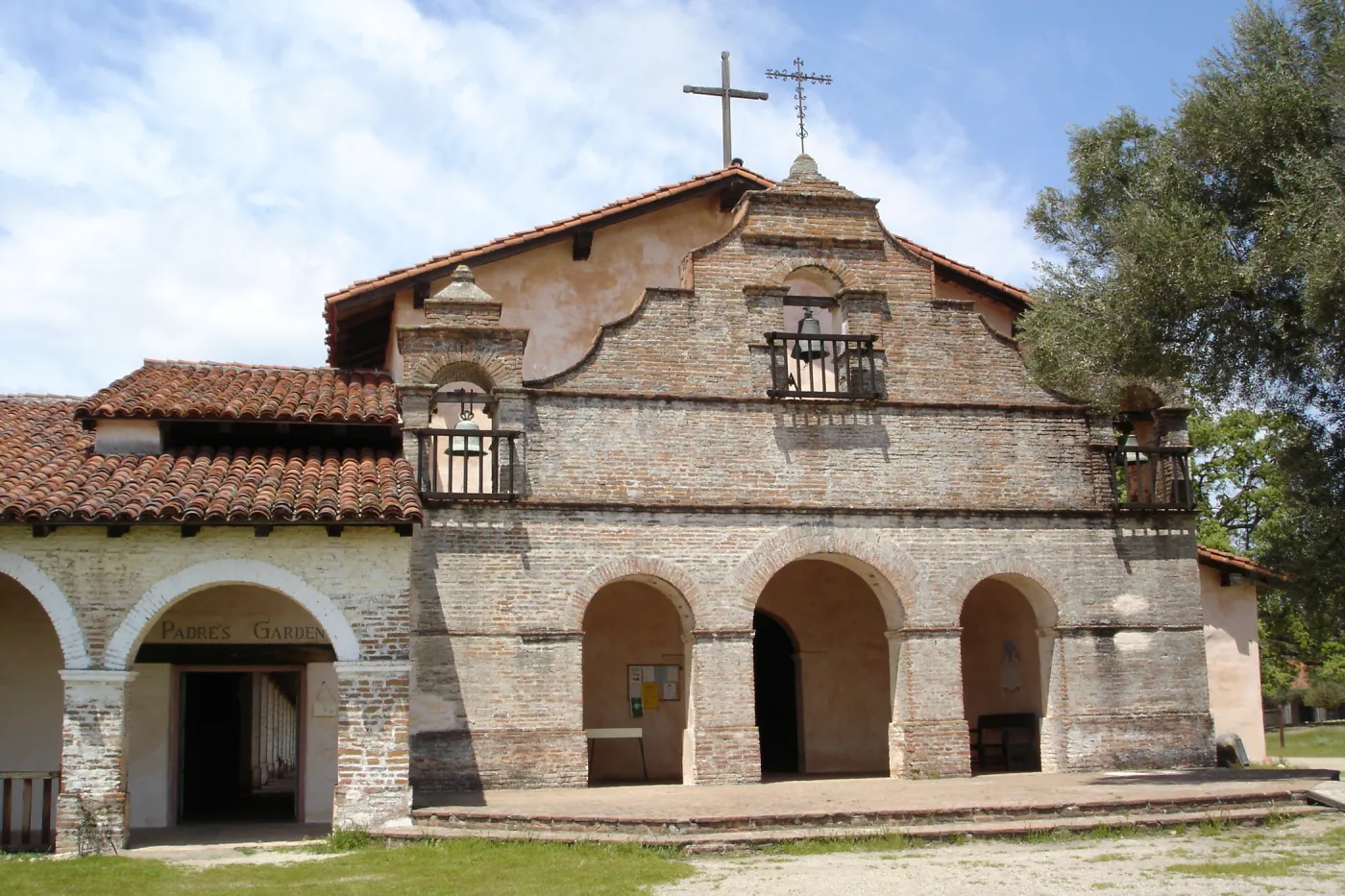 Mission San Antonio, Fort Hunter Liggett, SBBG Research and Conservation staff field trip, 2006
