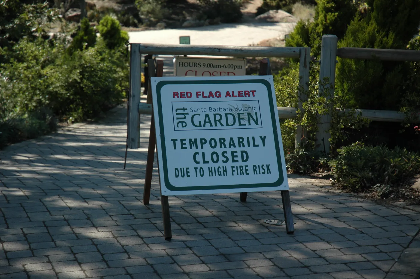 Red Flag Alert signs at Garden entrance