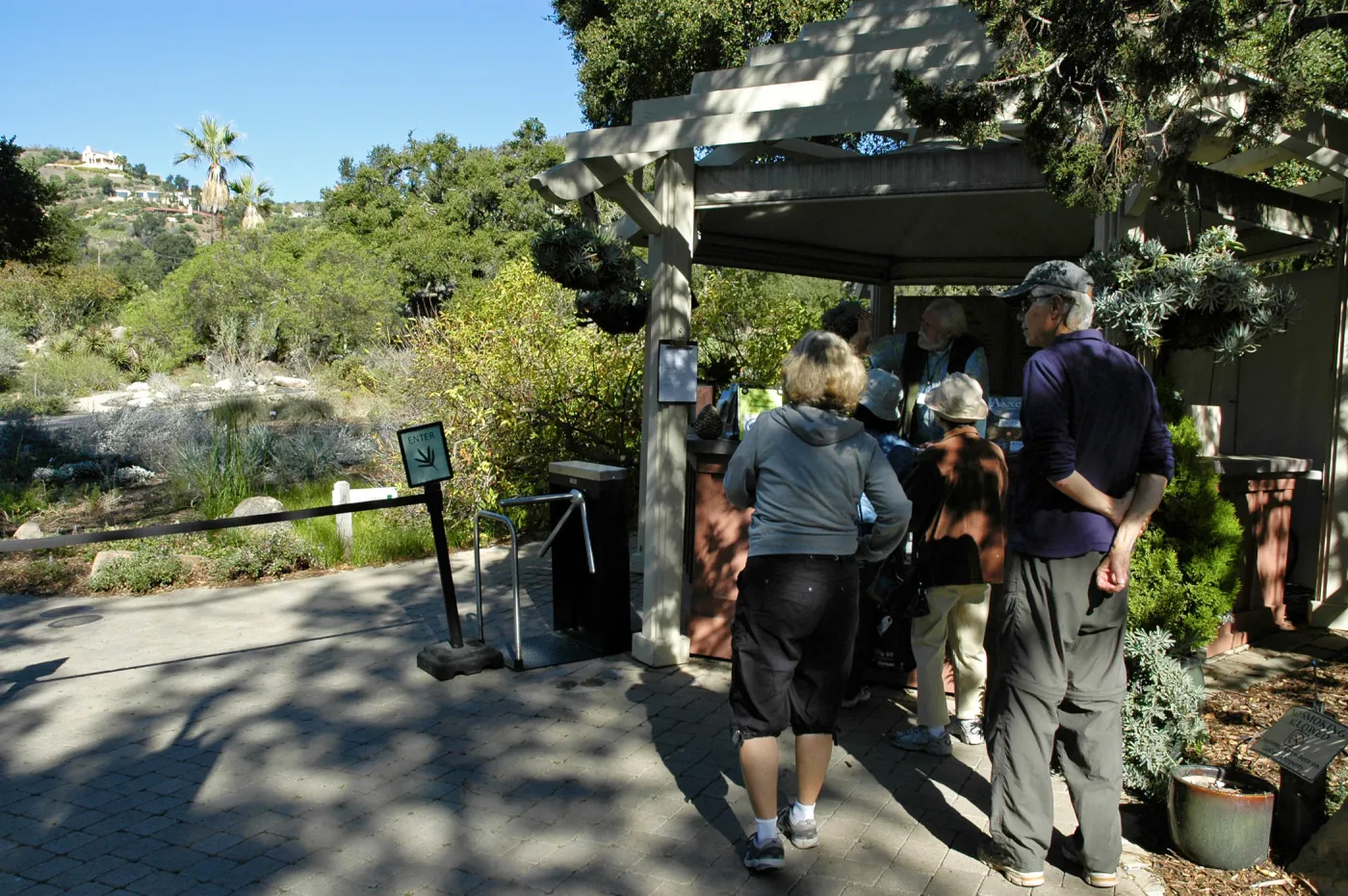visitors at the Garden Entrance, SBBG Community Free Day, October 16 2011