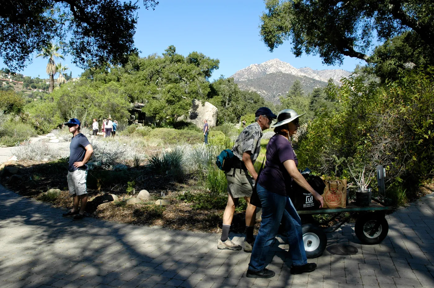 visitors at Garden Entrance, SBBG Community Free Day, October 16 2011
