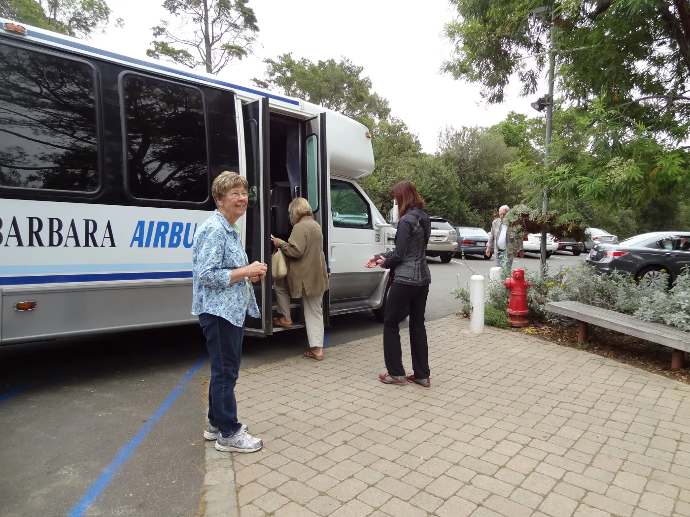 Visitors arriving by bus at Entrance, National Public Gardens Day 2012, SBBG