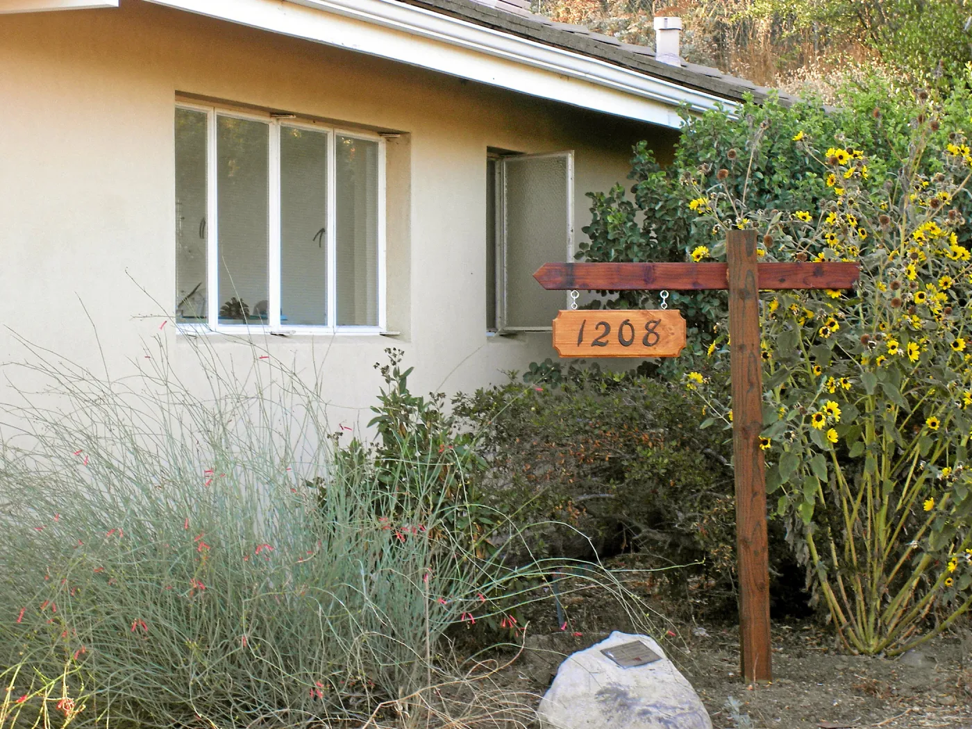 CFD safety, address signs to Gain House & Hort Unit