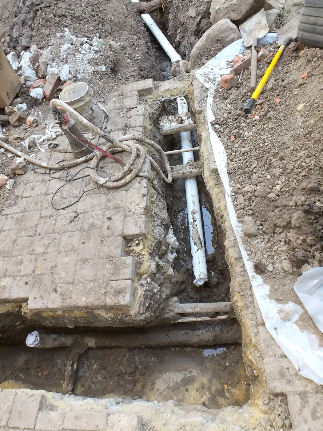Arroyo Sewer Line Construction