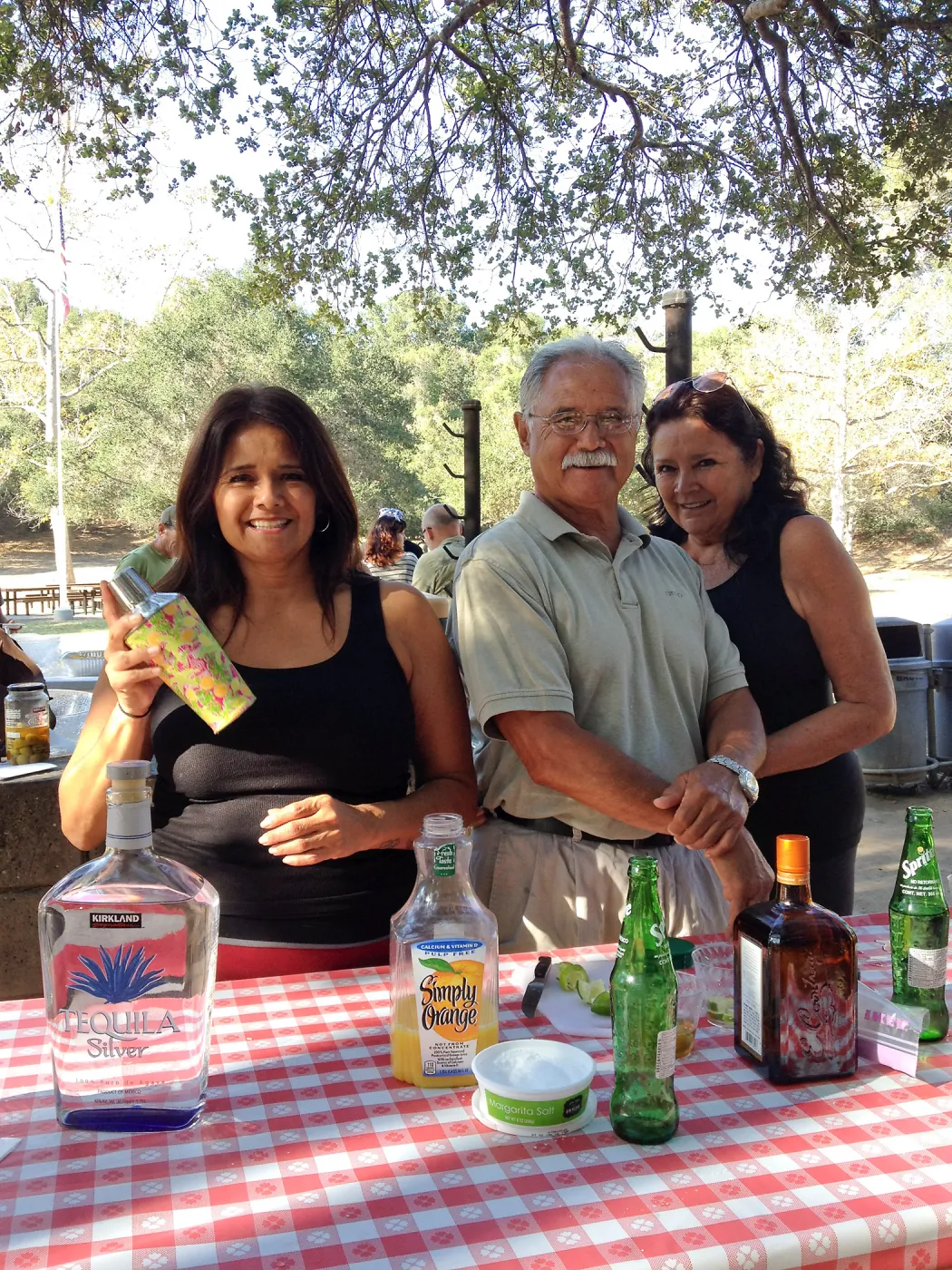 Staff Appreciation Picnic 2015, volunteer bartenders