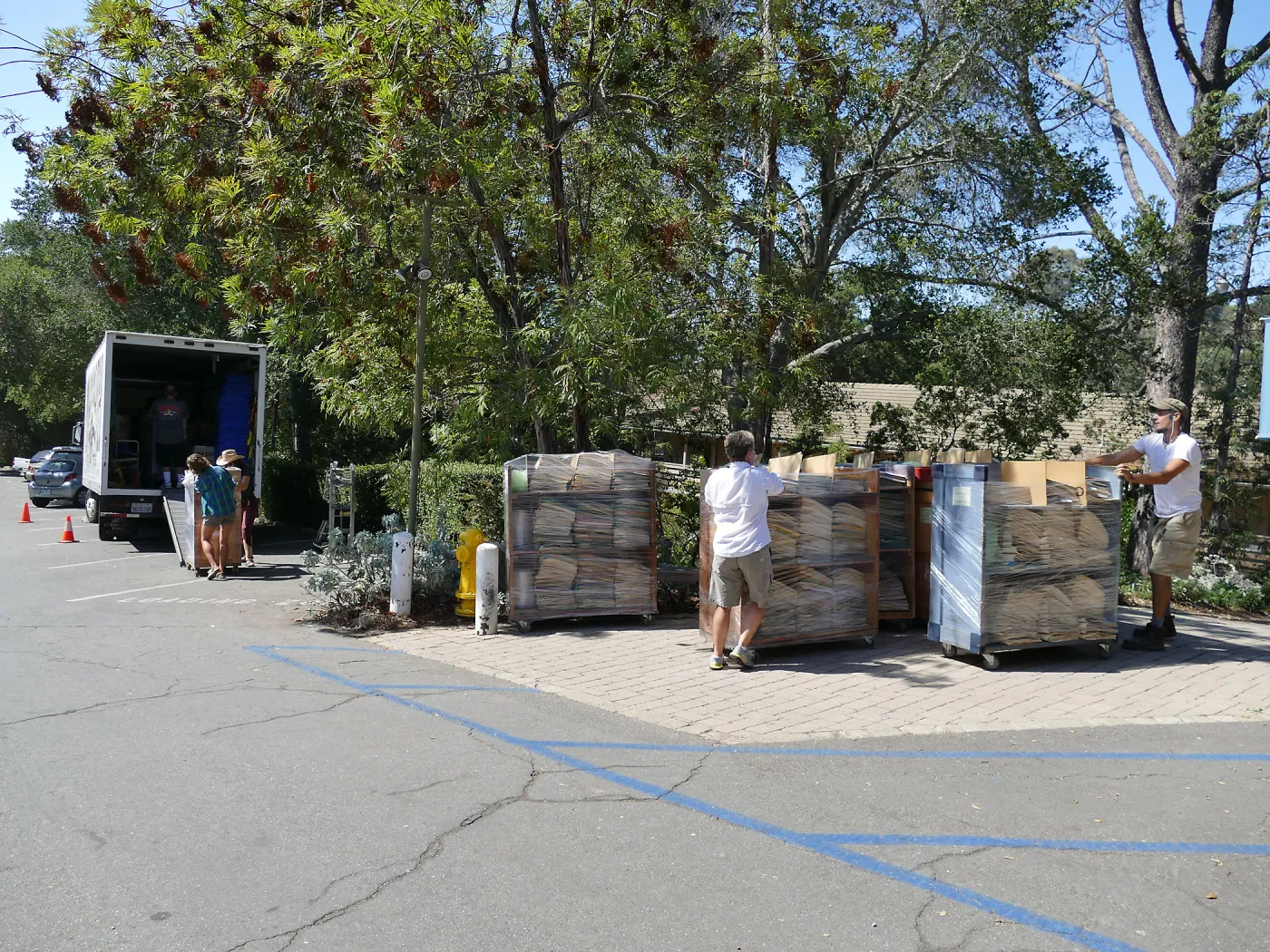 2016 Herbarium Collection Move, loading trucks