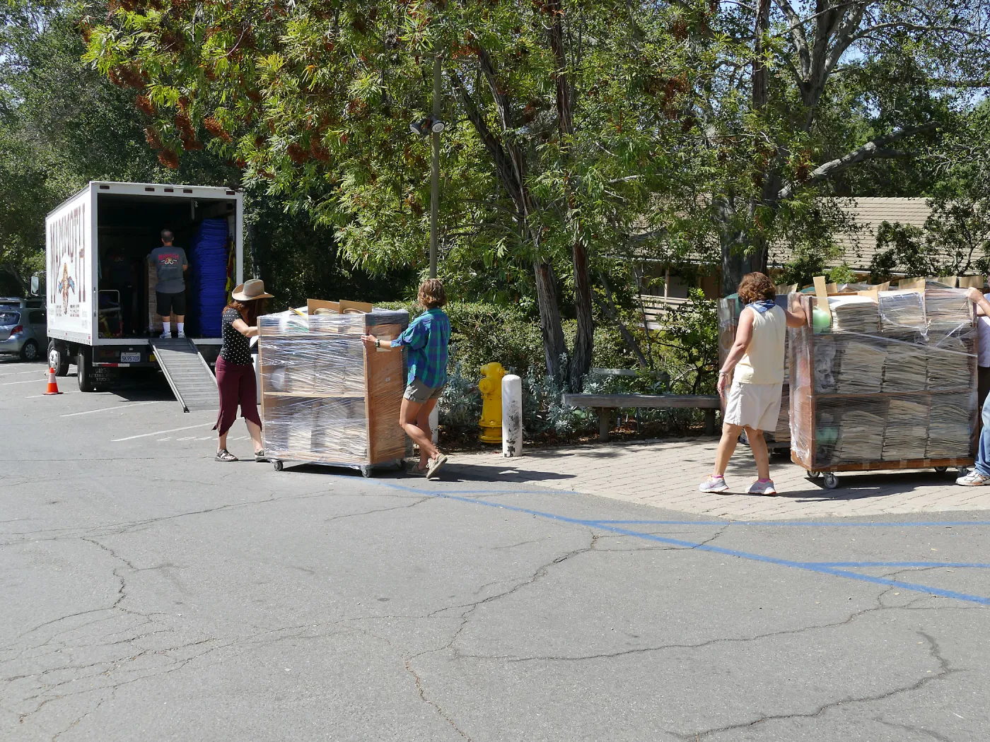 2016 Herbarium Collection Move, loading trucks