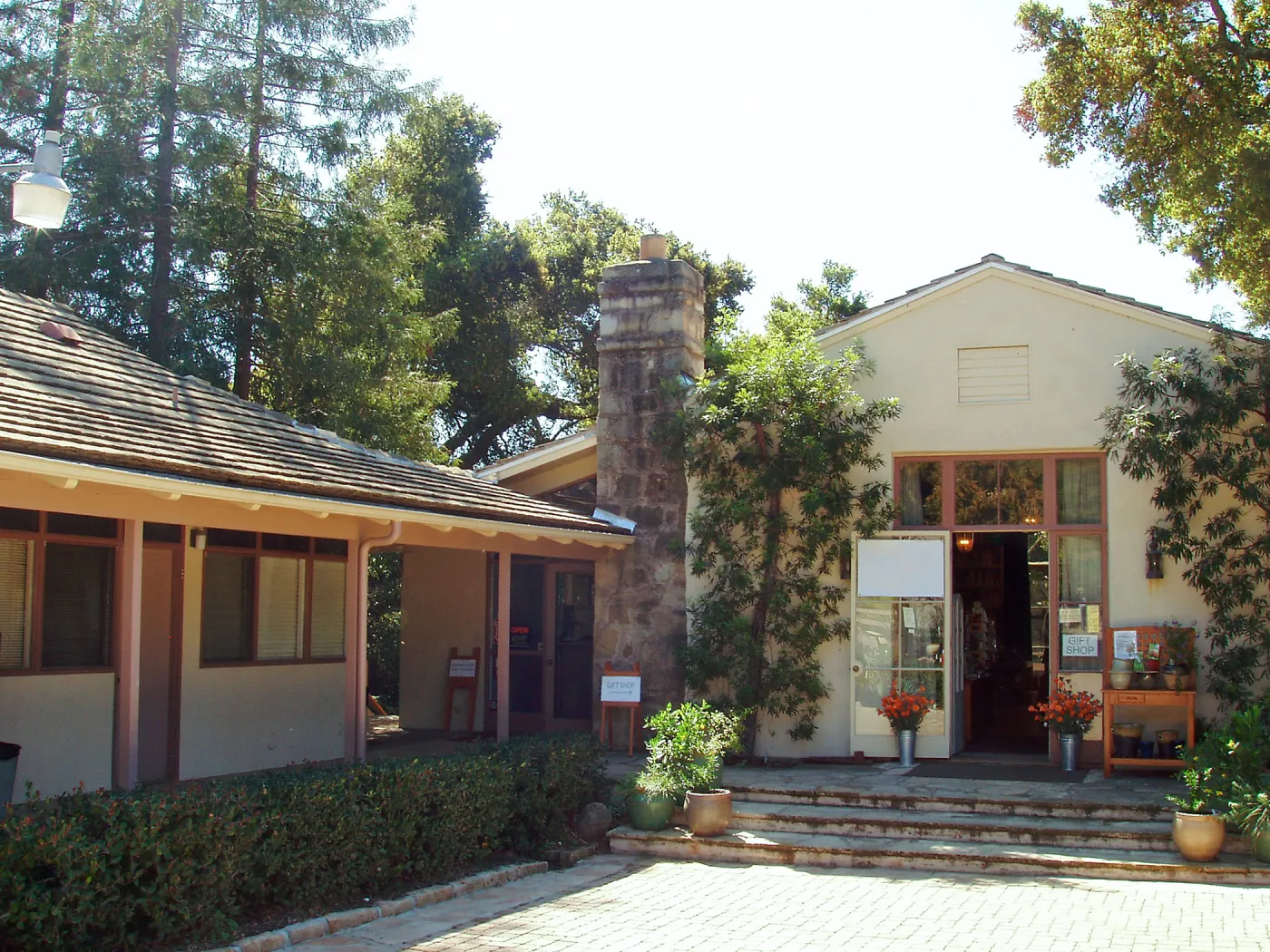 Blaksley Library, north face and North Wing