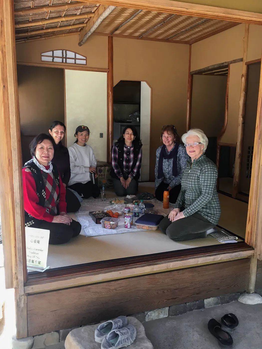 ShinKanAn Teahouse Volunteers