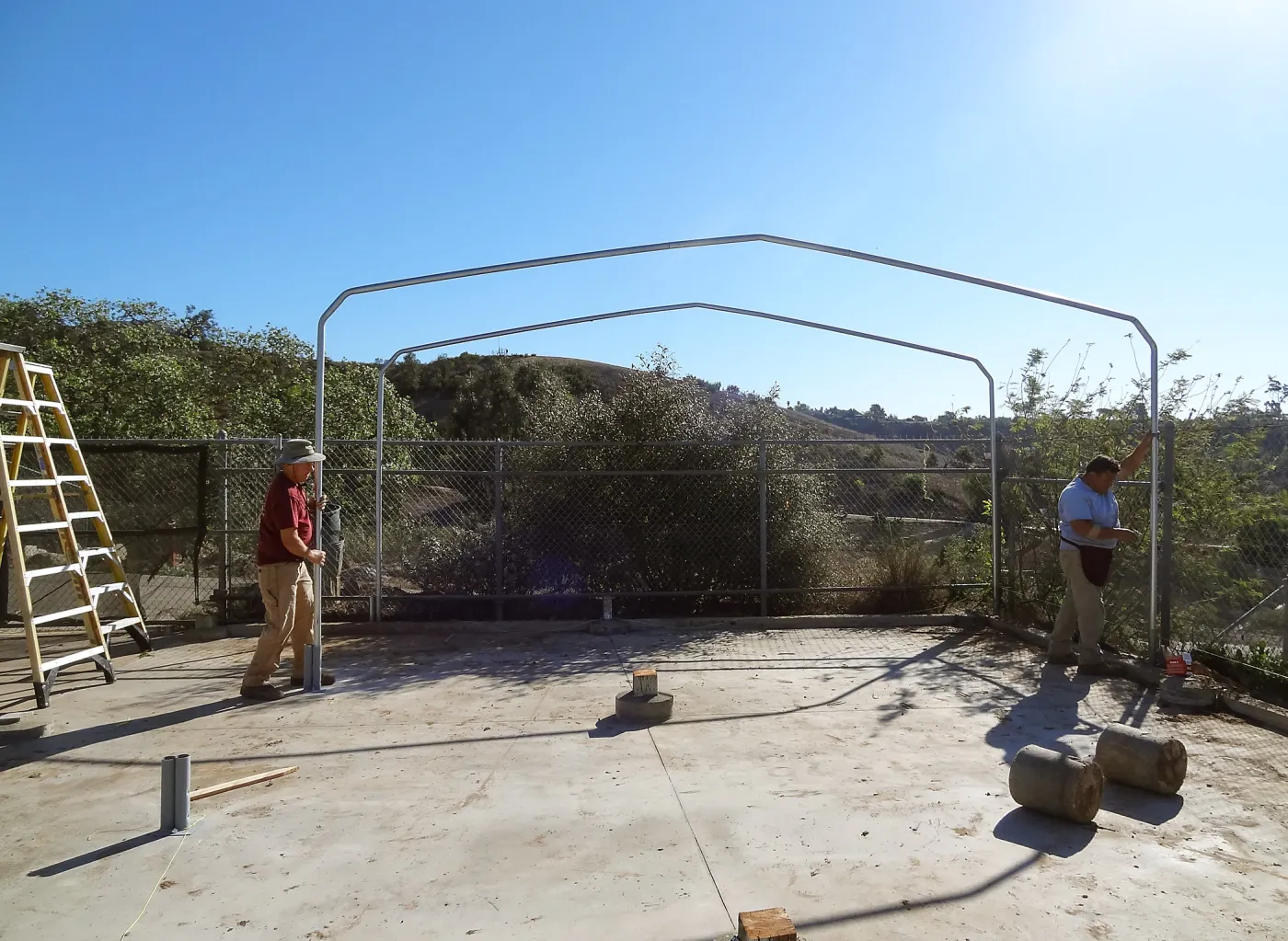 Construction at the Hort Unit, SBBG staff install the new shade structure, James Lechuga, Dave Kershaw