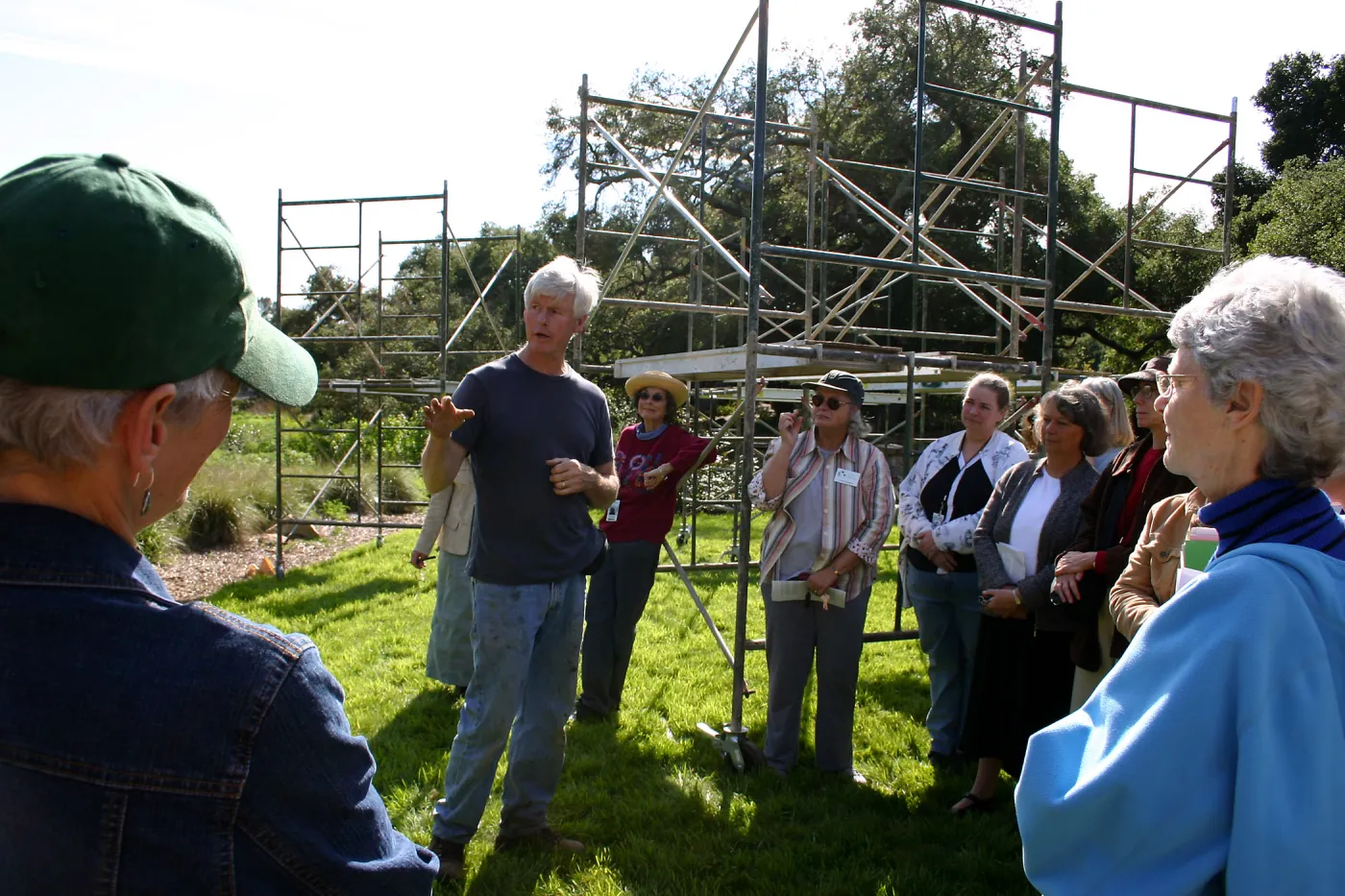 Toad Hall Construction, Patrick Dougherty orienting volunteers