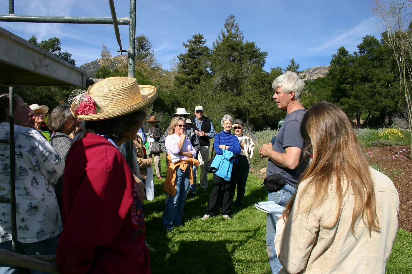 Toad Hall Construction, Patrick Dougherty orienting volunteers