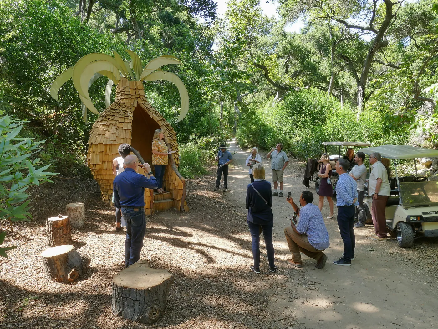 Garden's Board of Trustees visit the Garden Casitas
