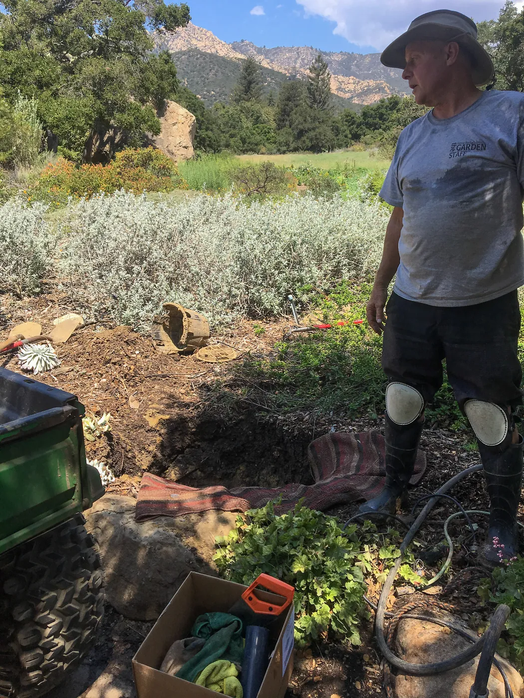 Waterleak at south end of Ground Cover display