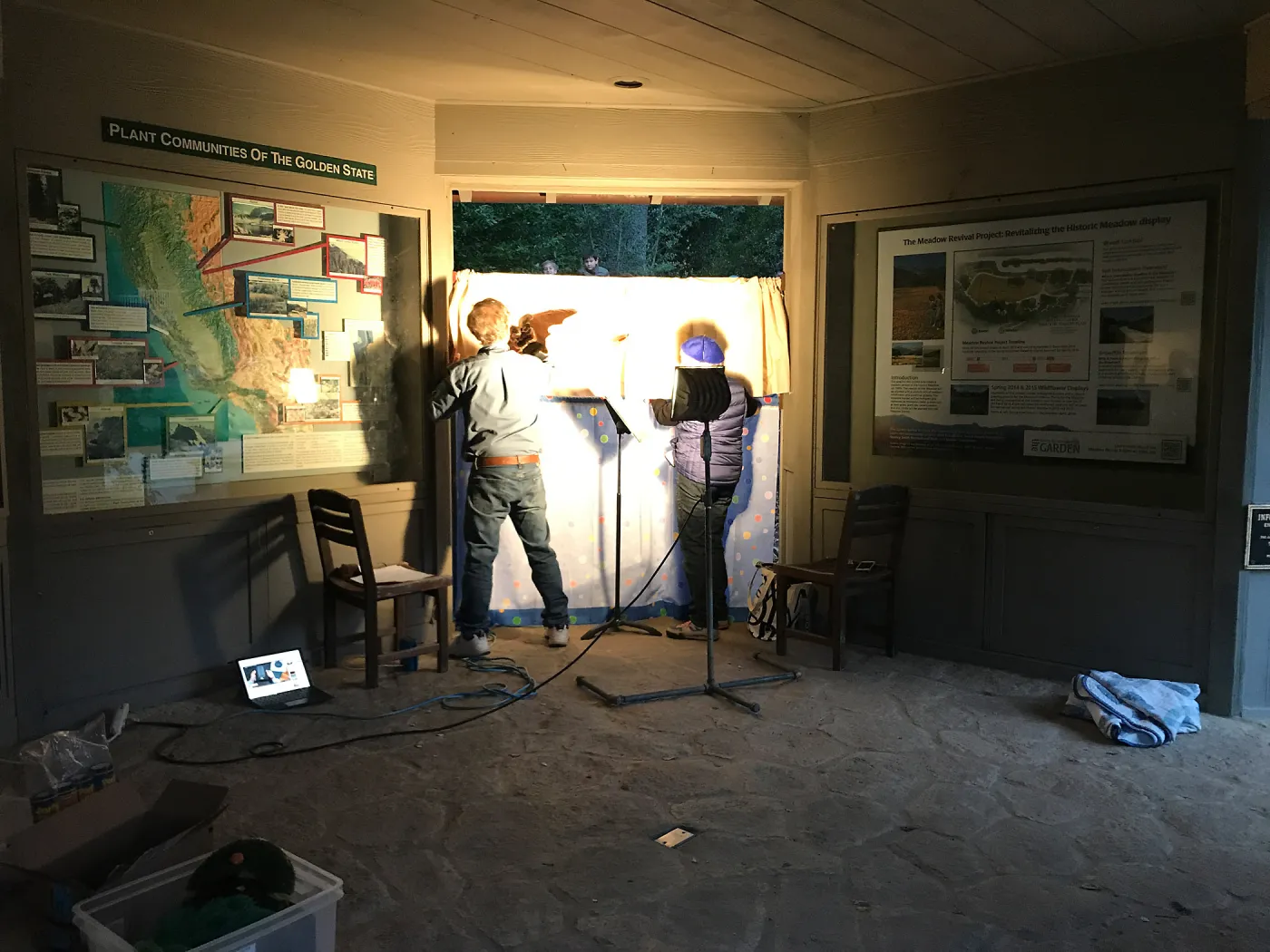 Family Nature Night Shadow Puppet with Darrolyn Fennelly and Randy Stephens