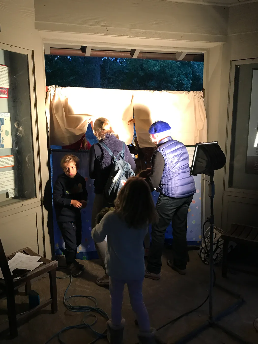 Family Nature Night Shadow Puppet with Darrolyn Fennelly and Randy Stephens