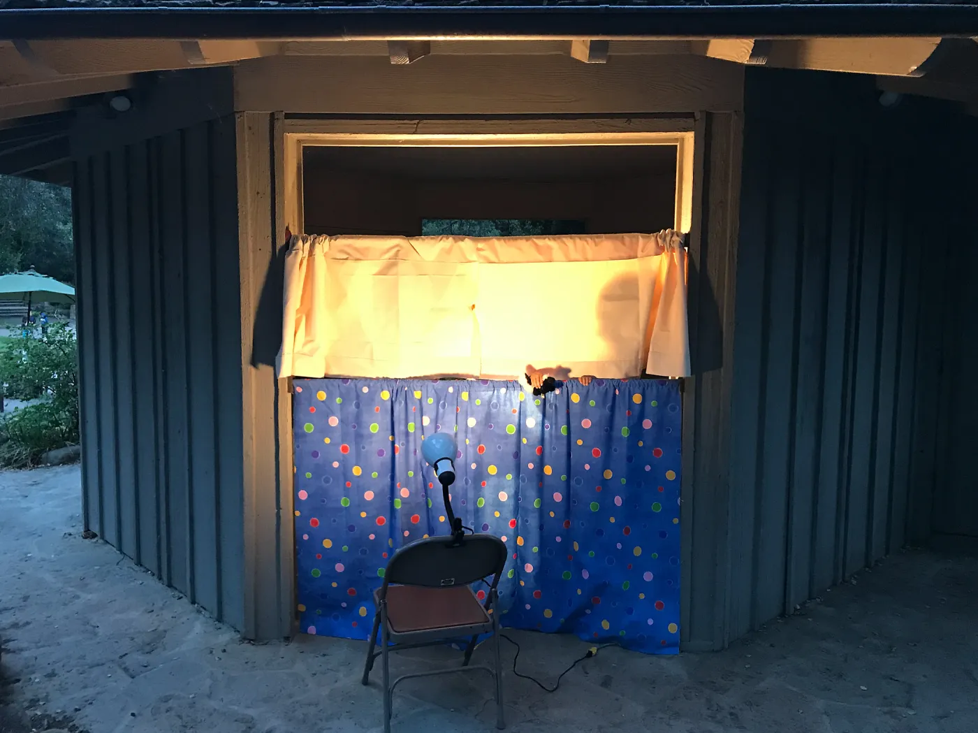 Family Nature Night Shadow Puppet with Darrolyn Fennelly and Randy Stephens