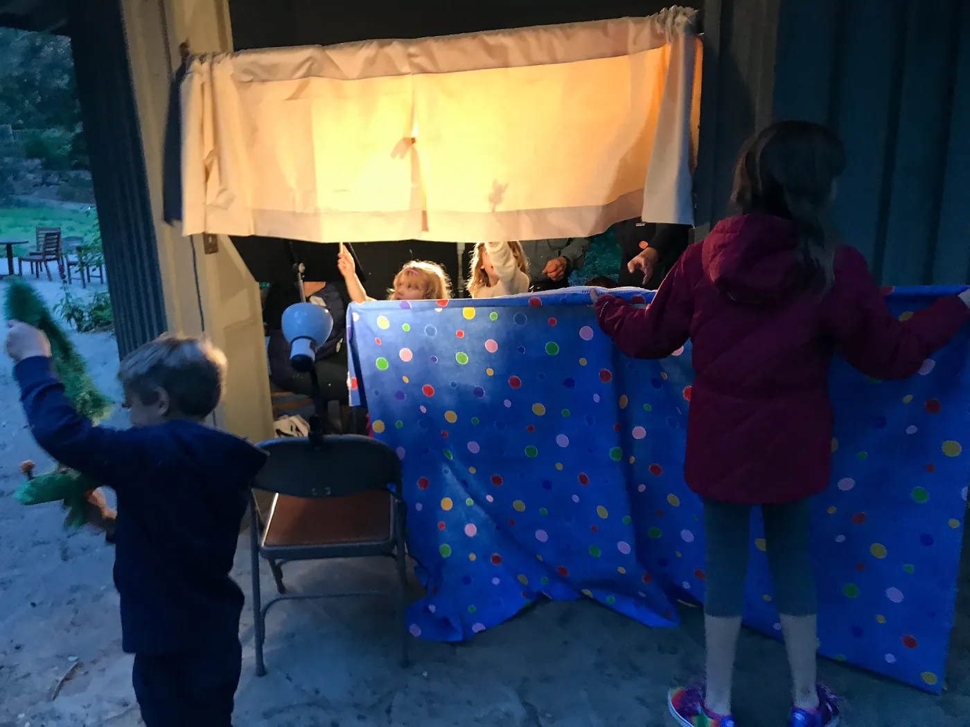 Family Nature Night Shadow Puppet with Darrolyn Fennelly and Randy Stephens