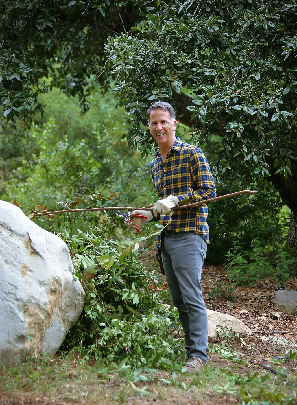 Tom Craveiro helping to build the Woodrat House Casita