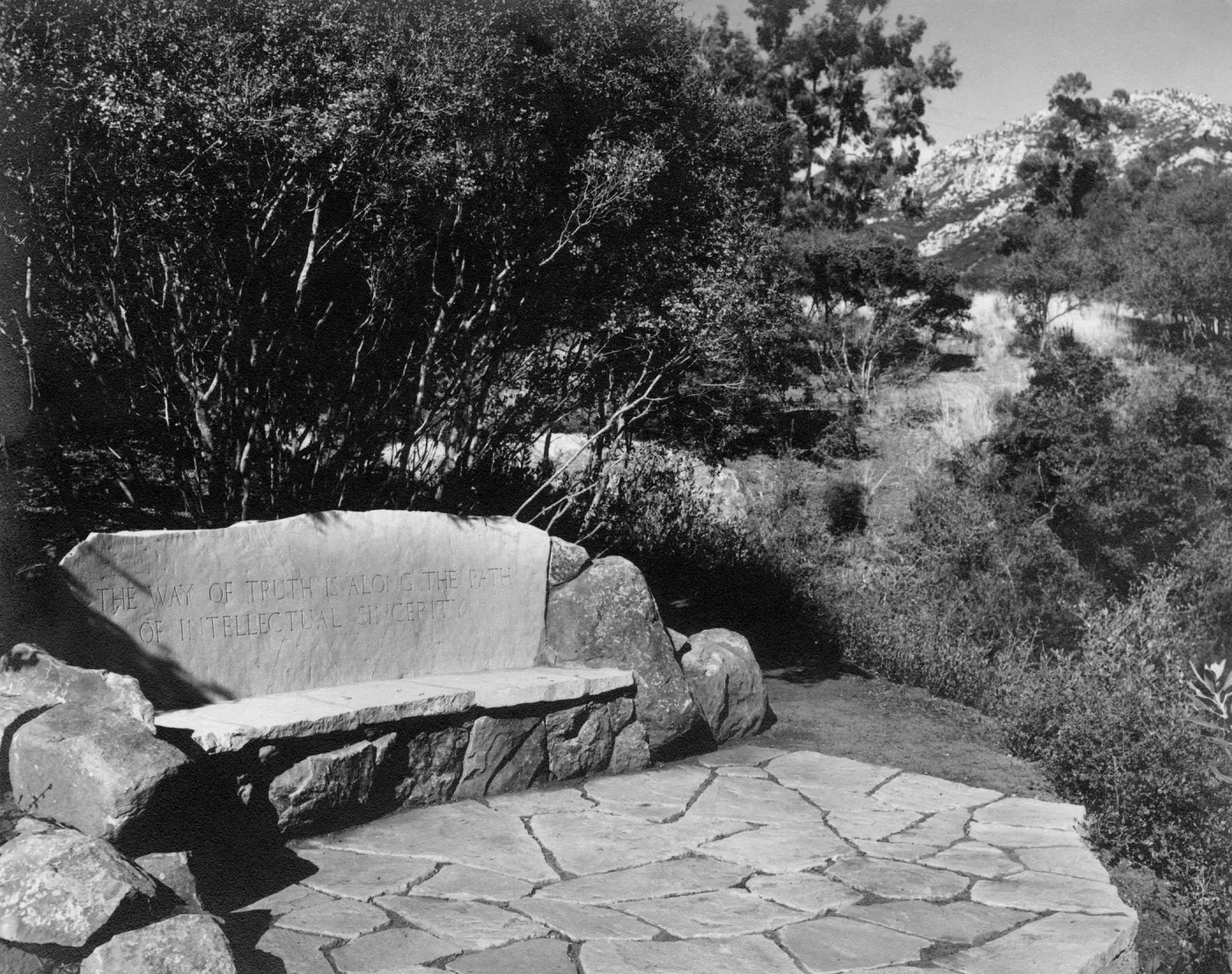 Pritchett Bench, stone bench on the Pritchett Trail, © Josef Muench