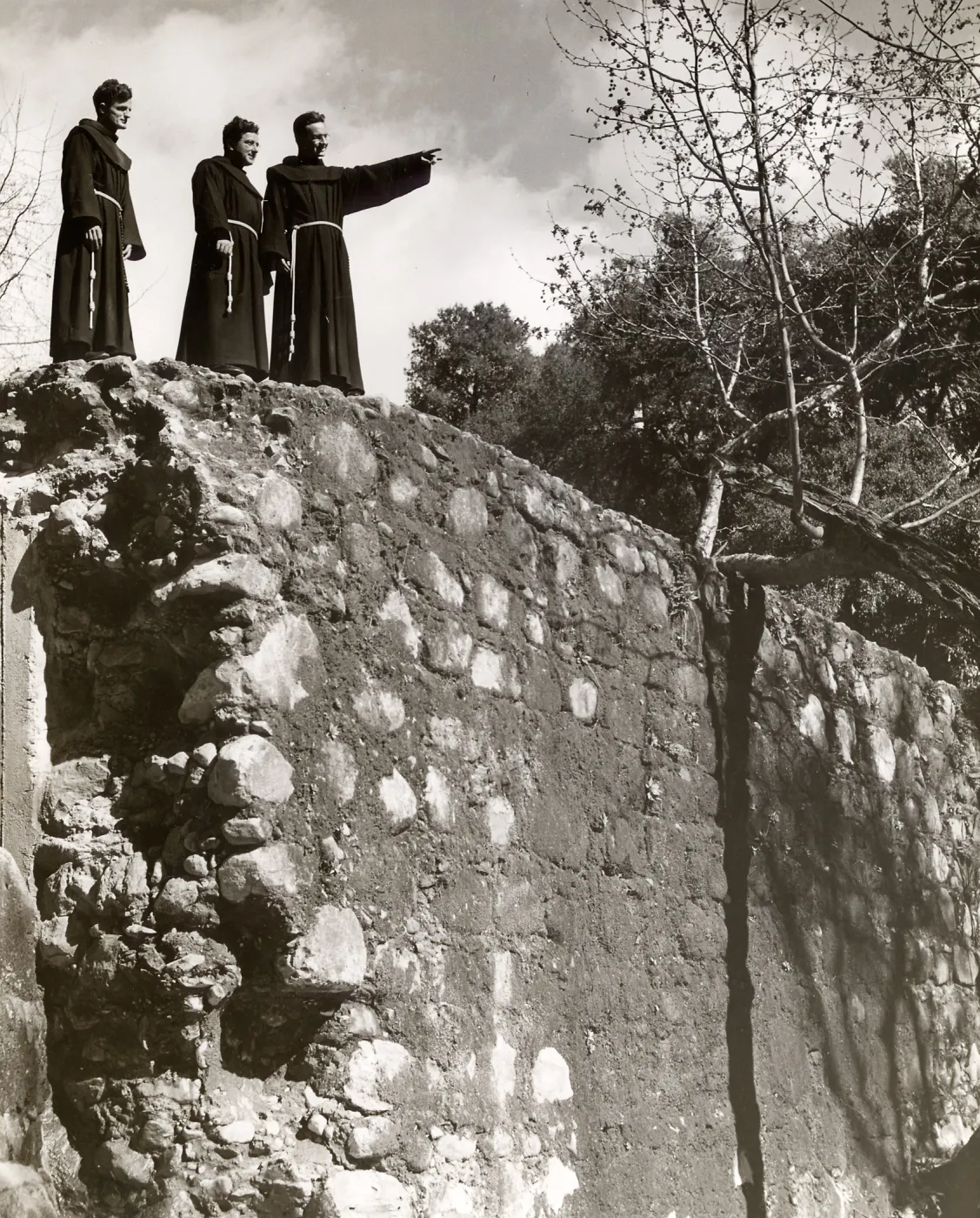 Padres, Friars at Mission Dam, SBBG before 1940