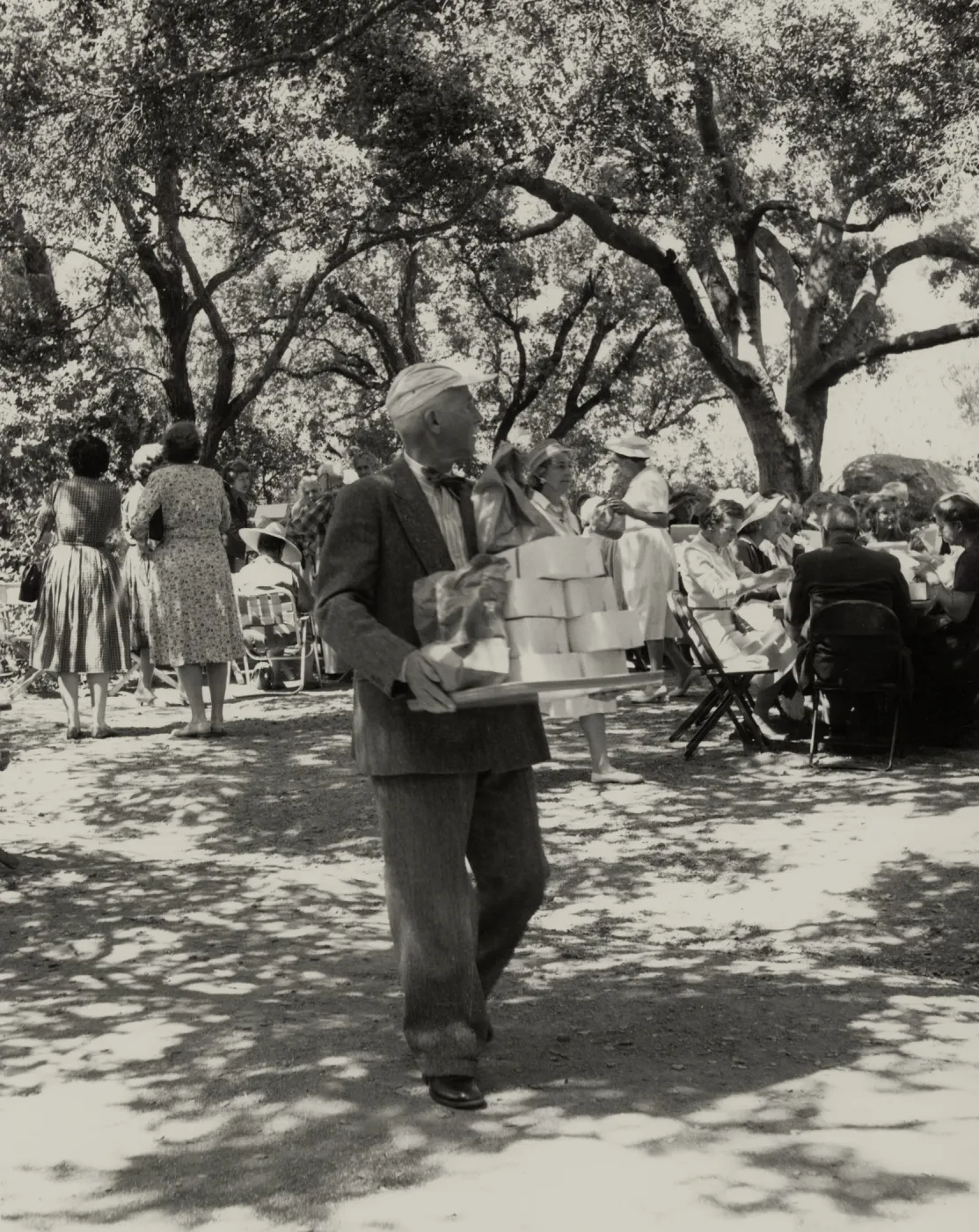 Members Day, under the oaks