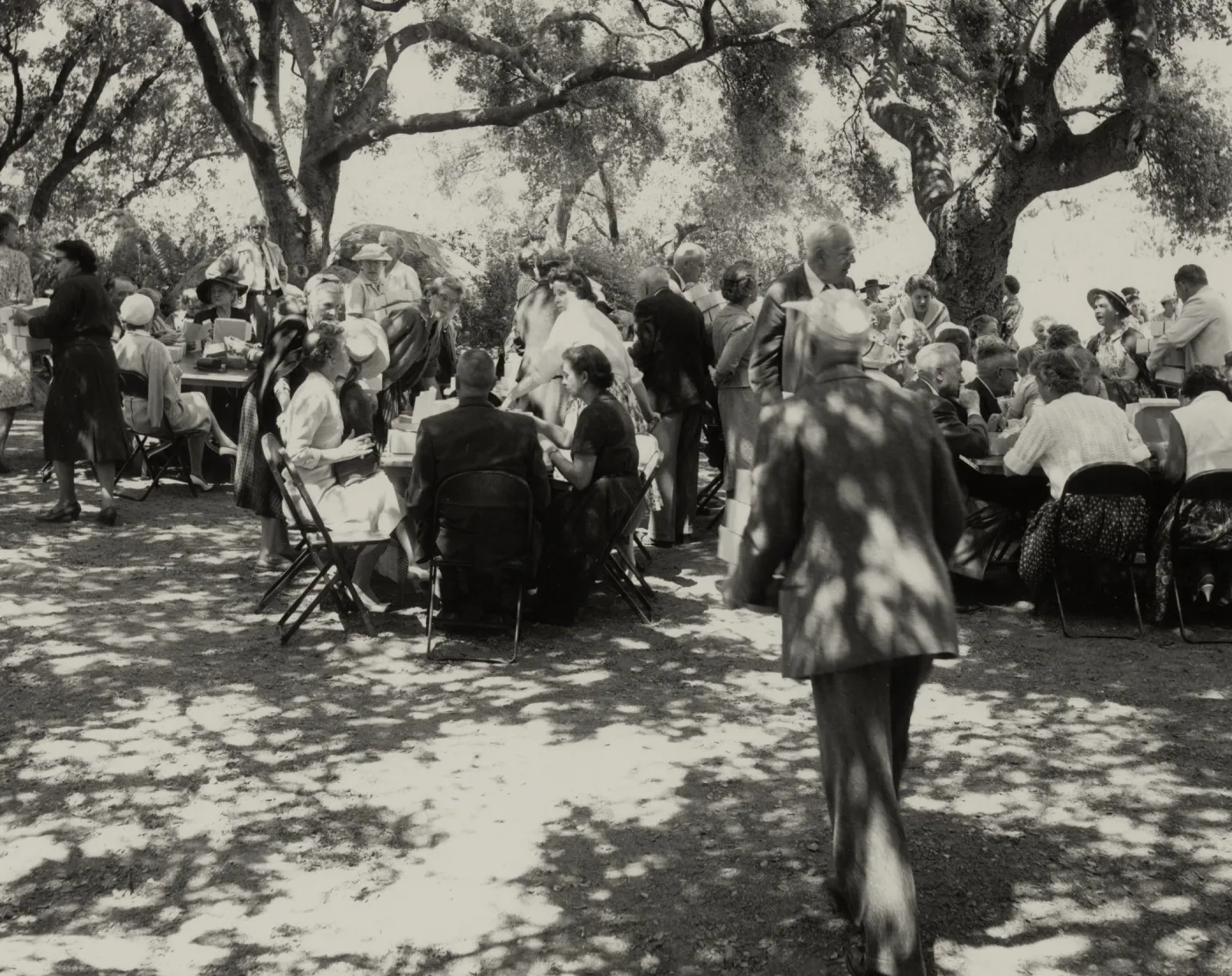 Members Day 1958, Mr. Bullard standing at left of oak tree