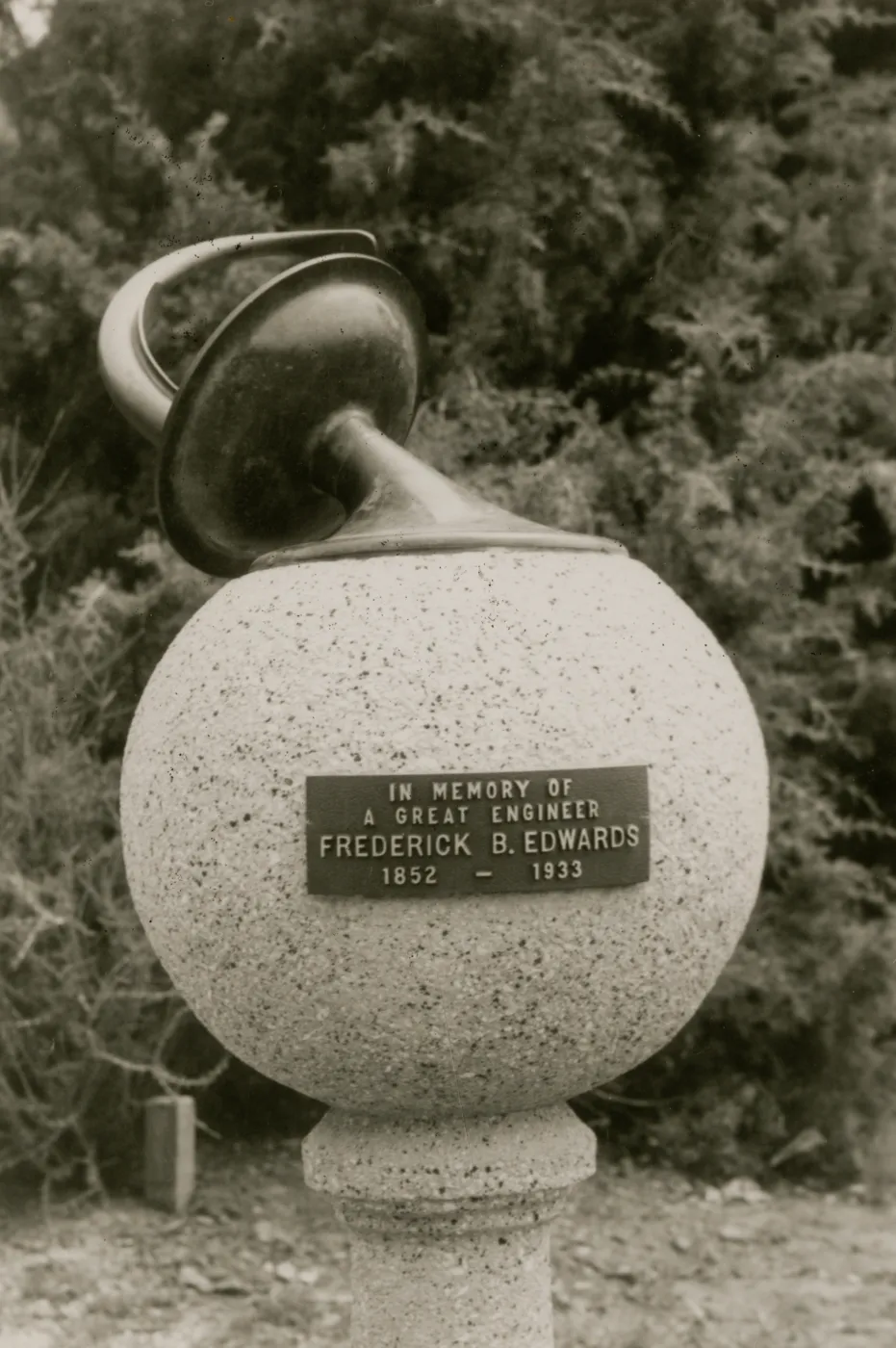 Sundial, 'In memory of a great engineer, Frederick B. Edwards, 1852-1933'