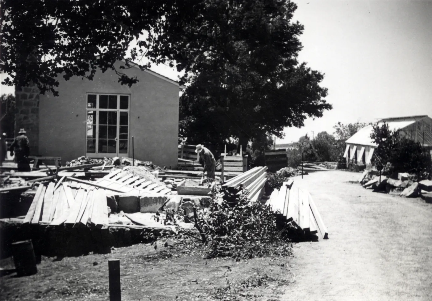 Blaksley Library, disassembling the lath house