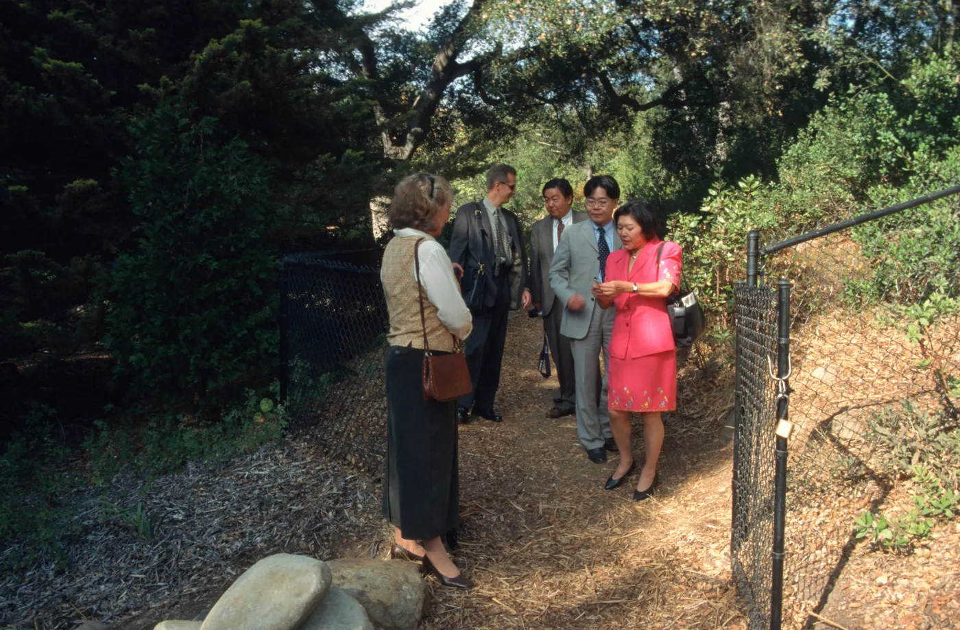 Japanese consul-general visit to Tea House