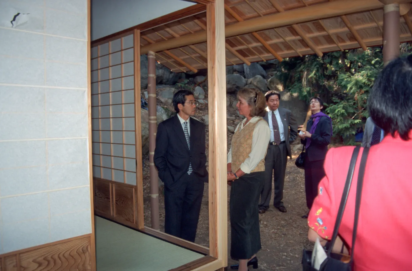 Japanese consul-general visit to Tea House