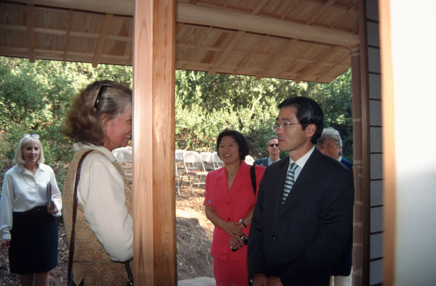 Japanese consul-general visit to Tea House