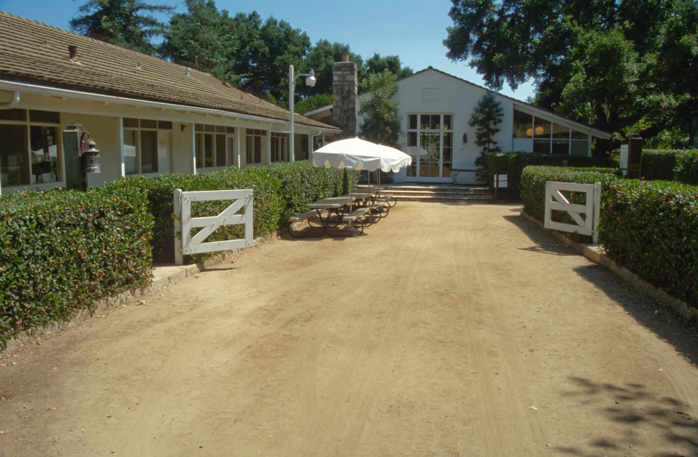 Garden Courtyard, decomposed granite (no pavers)