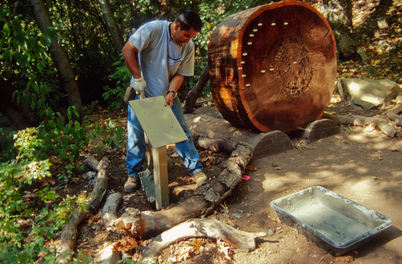Redwood Cross-section, mounting the information panel