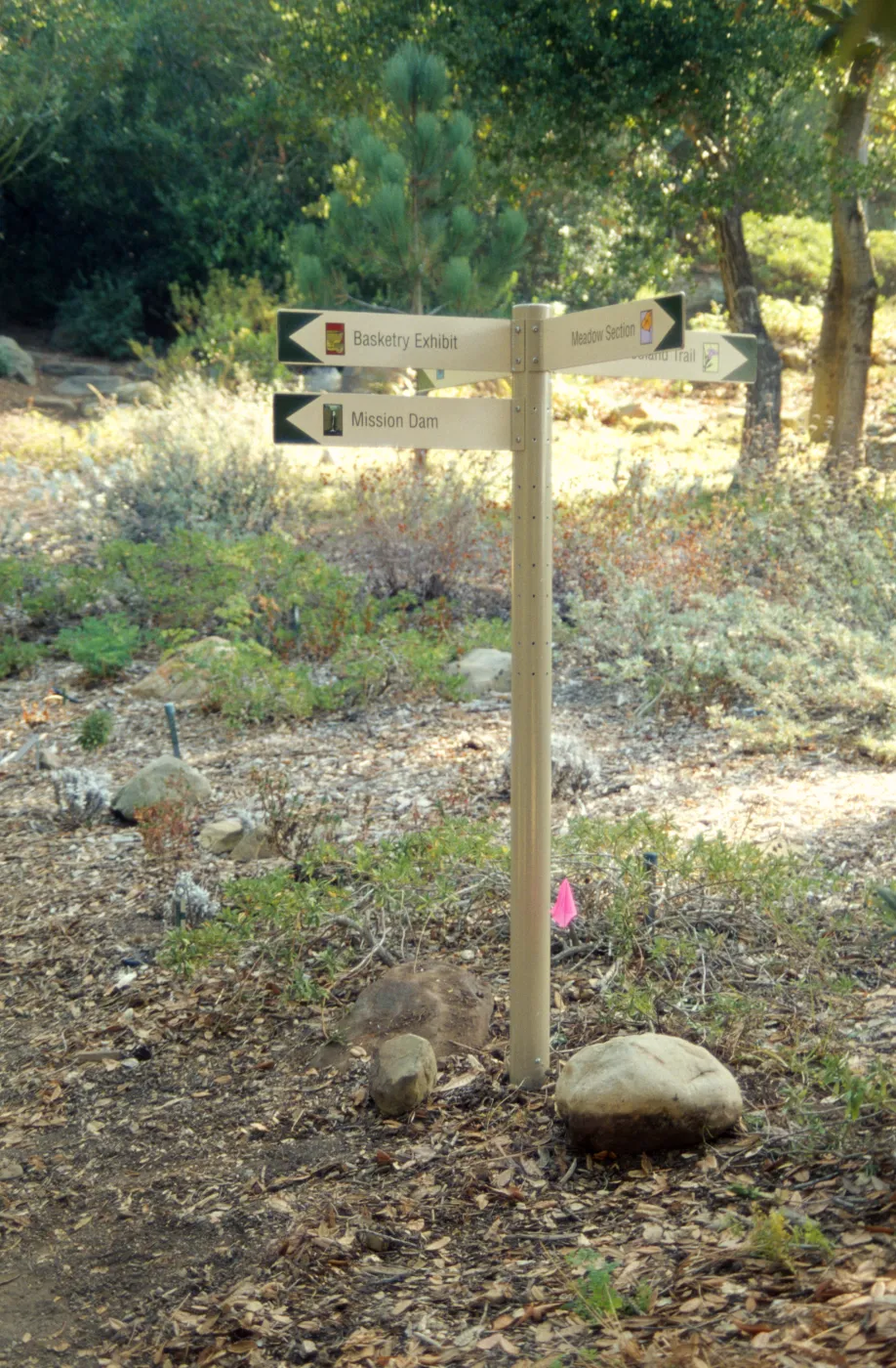 Directional signage, SBBG Meadow