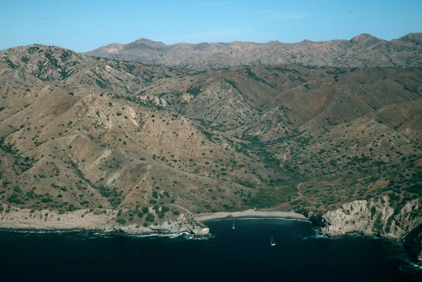 Santa Cruz Island, Coches Prietos