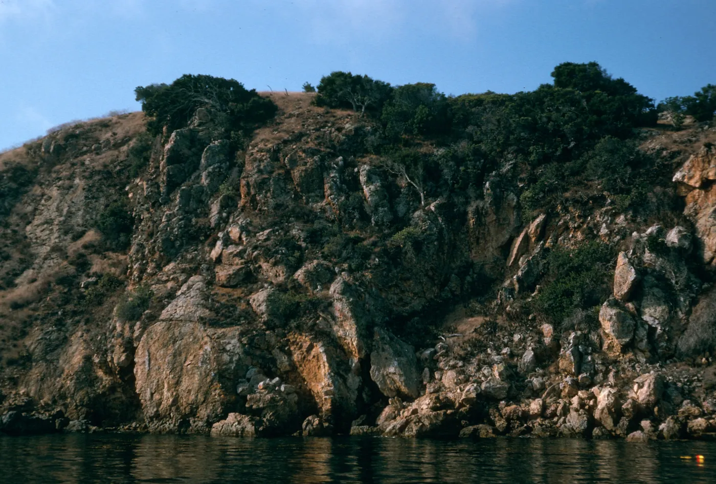 Santa Cruz Island, North shore, between Peliican Bay & Prisoners Harbor