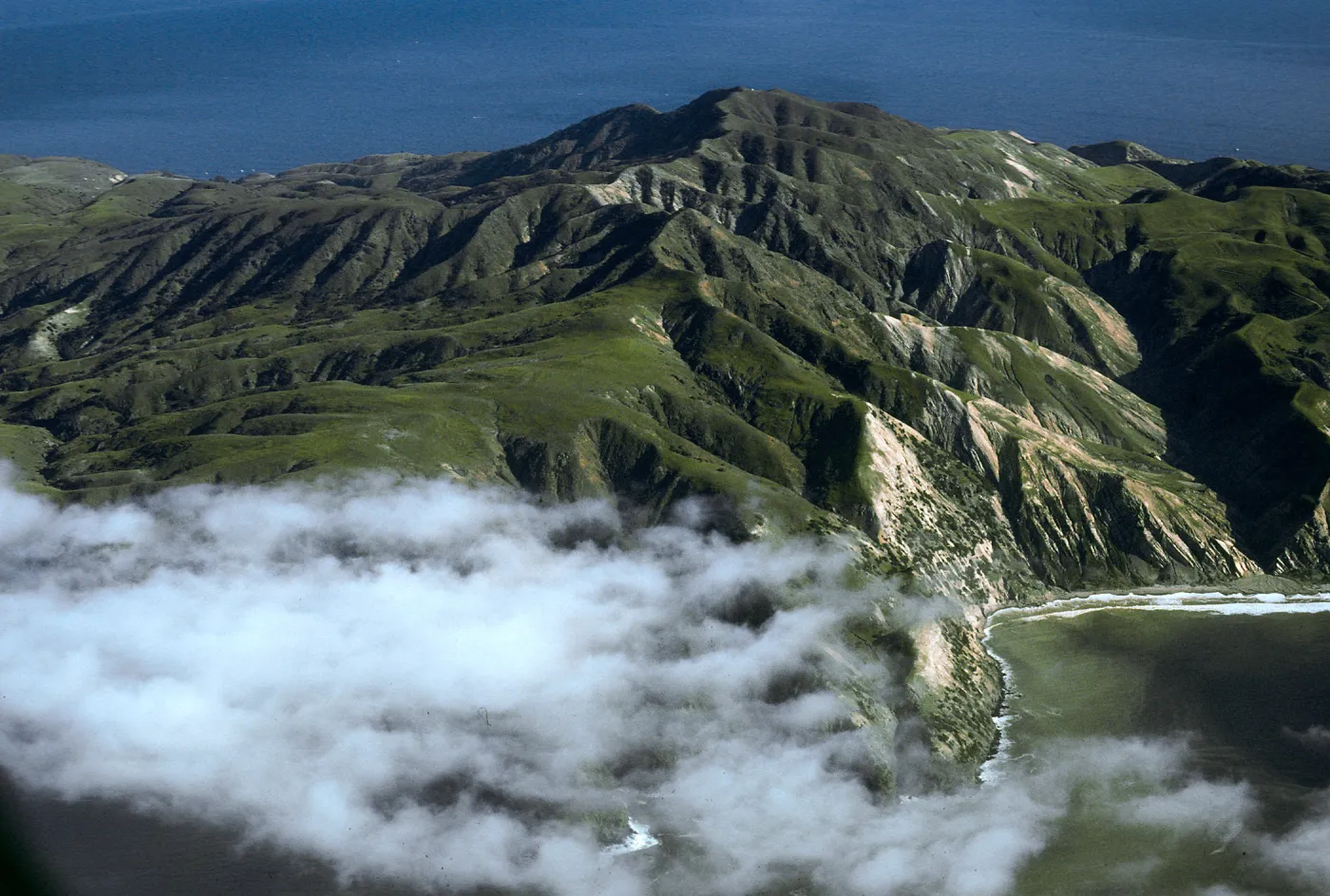 Santa Cruz Island, Montañon ridge, No Mans Land