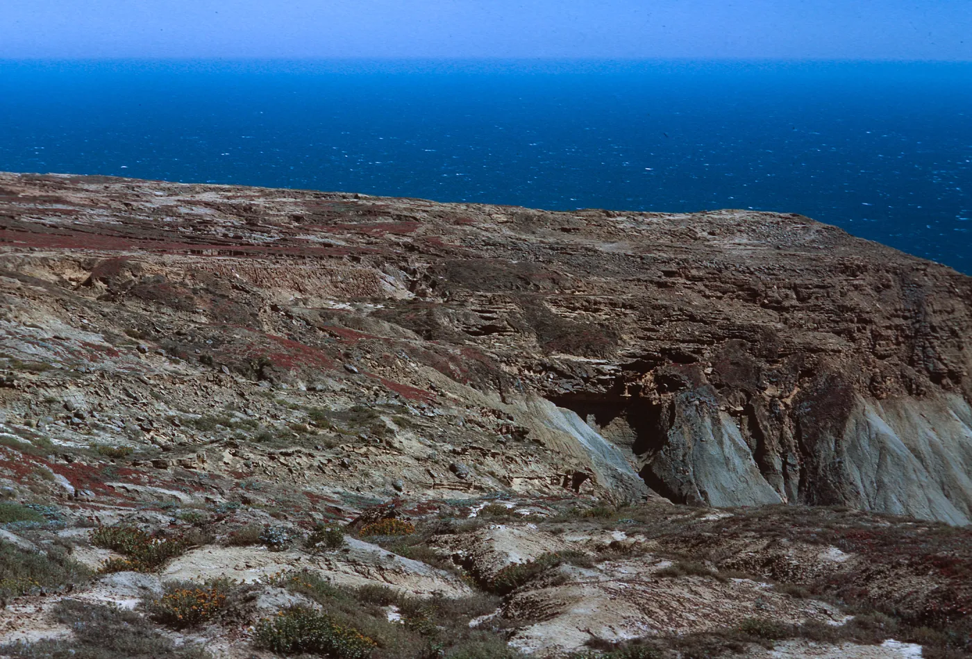 1/ mesa top above sand dune canyon - looking East, 65-86 & SN-3
