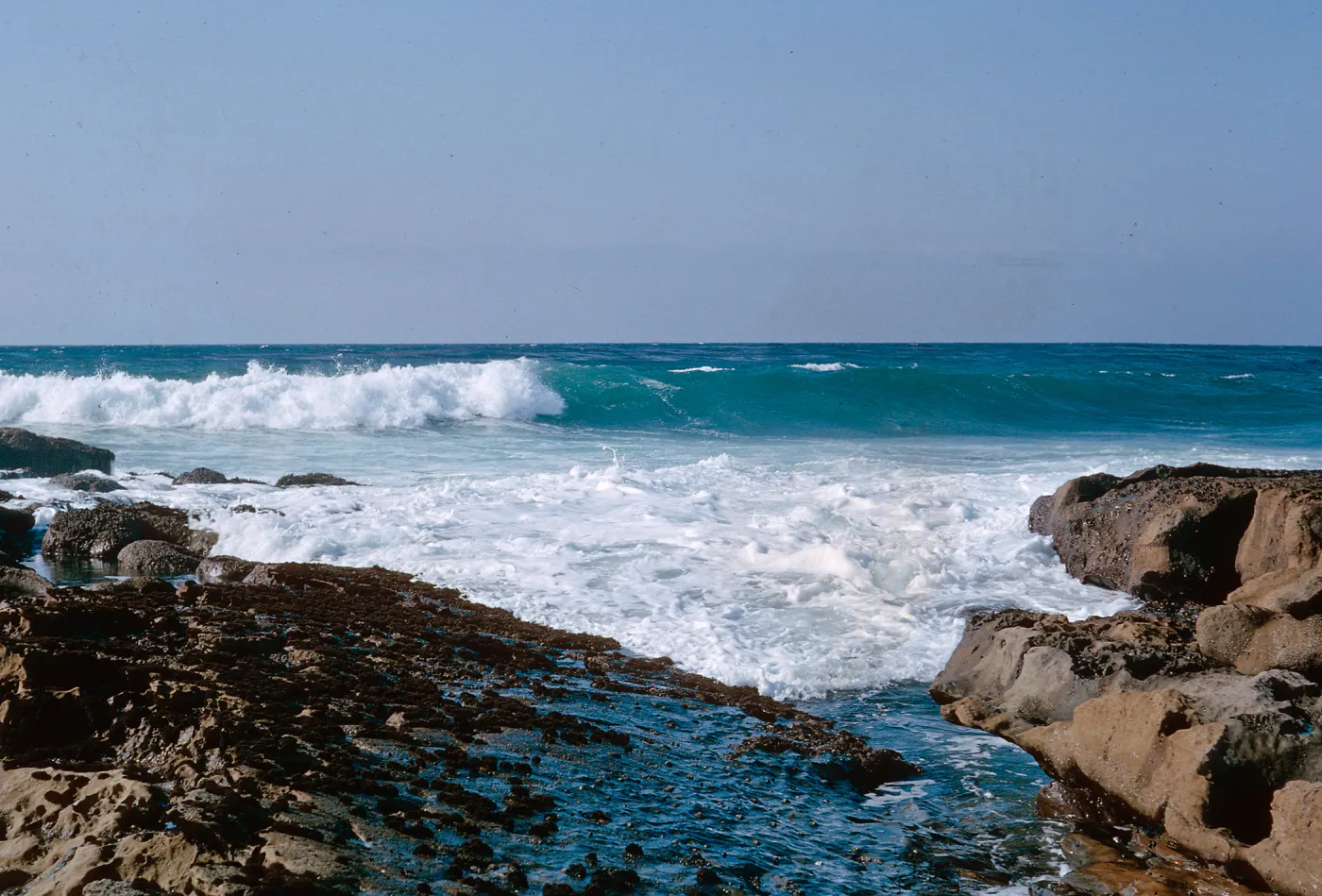 wave coming in on carrier reef, 66-33 & SN-289