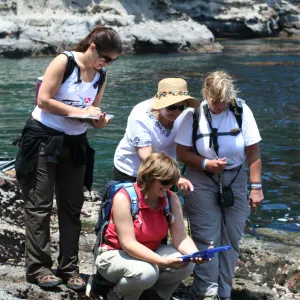 conducting marine research, TEAWET, Santa Cruz Island field trip, 2009