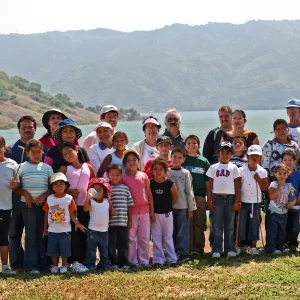 Adams & McKinley School group photo, Lake Casitas, SBBG education tours, 2005-2006