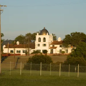 The Hacienda, Fort Hunter Liggett, SBBG Research and Conservation staff field trip, 2006