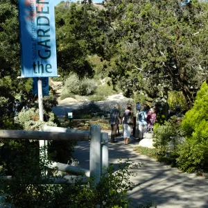 visitors at the Garden Entrance, SBBG Community Free Day, October 16 2011