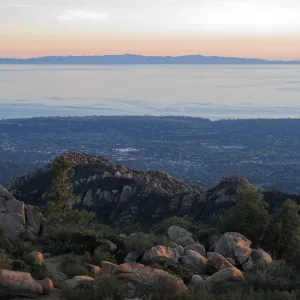 La Cumbre Peak: Sunset on the Sandstone day trip ,View south from La Cumbre Peak 
