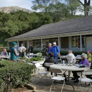 Free Senior Day, Wreathmaking Class