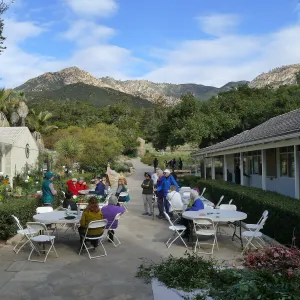 Free Senior Day, Wreathmaking Class