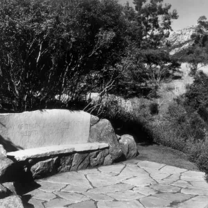 Pritchett Bench, stone bench on the Pritchett Trail, © Josef Muench